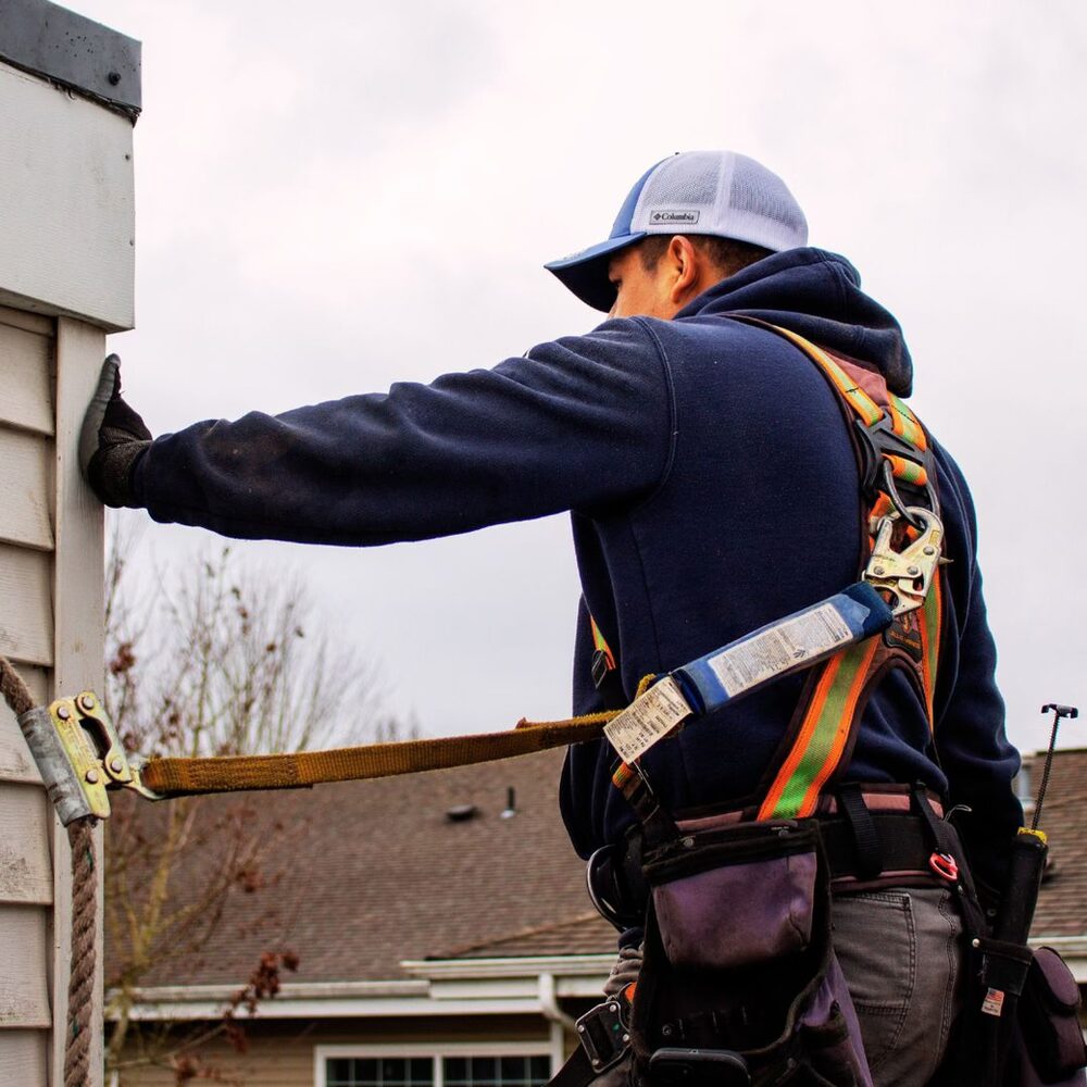 oregon roof inspections by Dakota Roofing